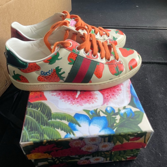 Gucci Strawberry Ace Sneakers - Picture 3 of 3